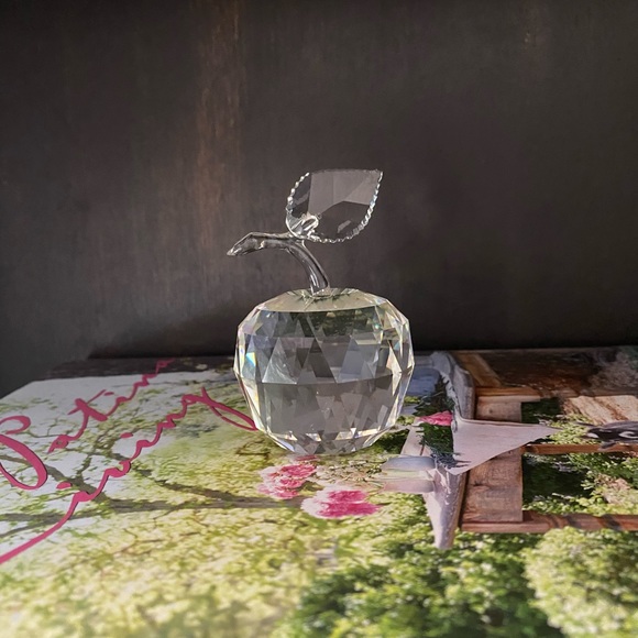 Swarovski Crystal Apple - Picture 8 of 8